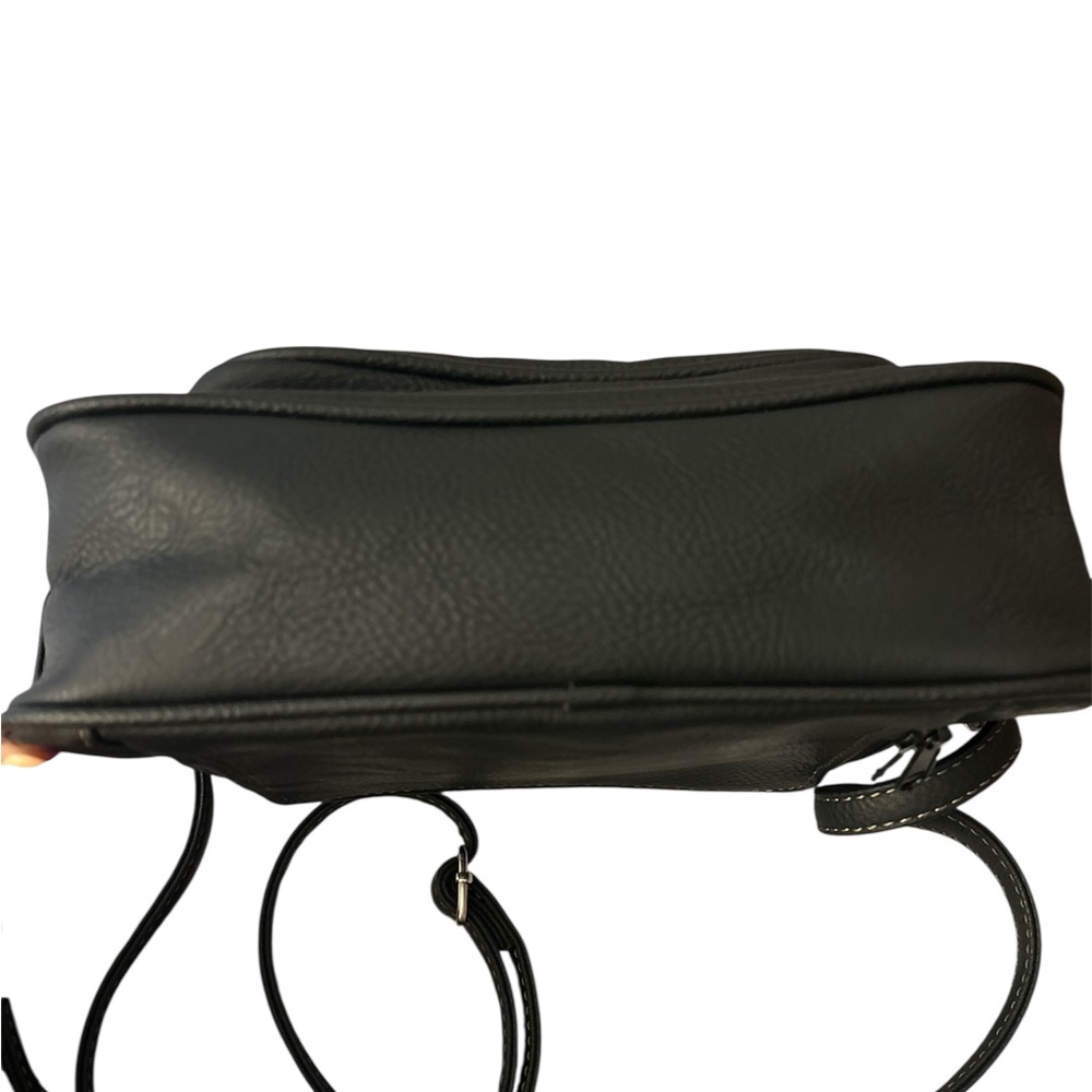 St. John's Bay Black Crossbody Bag - Picture 5 of 6